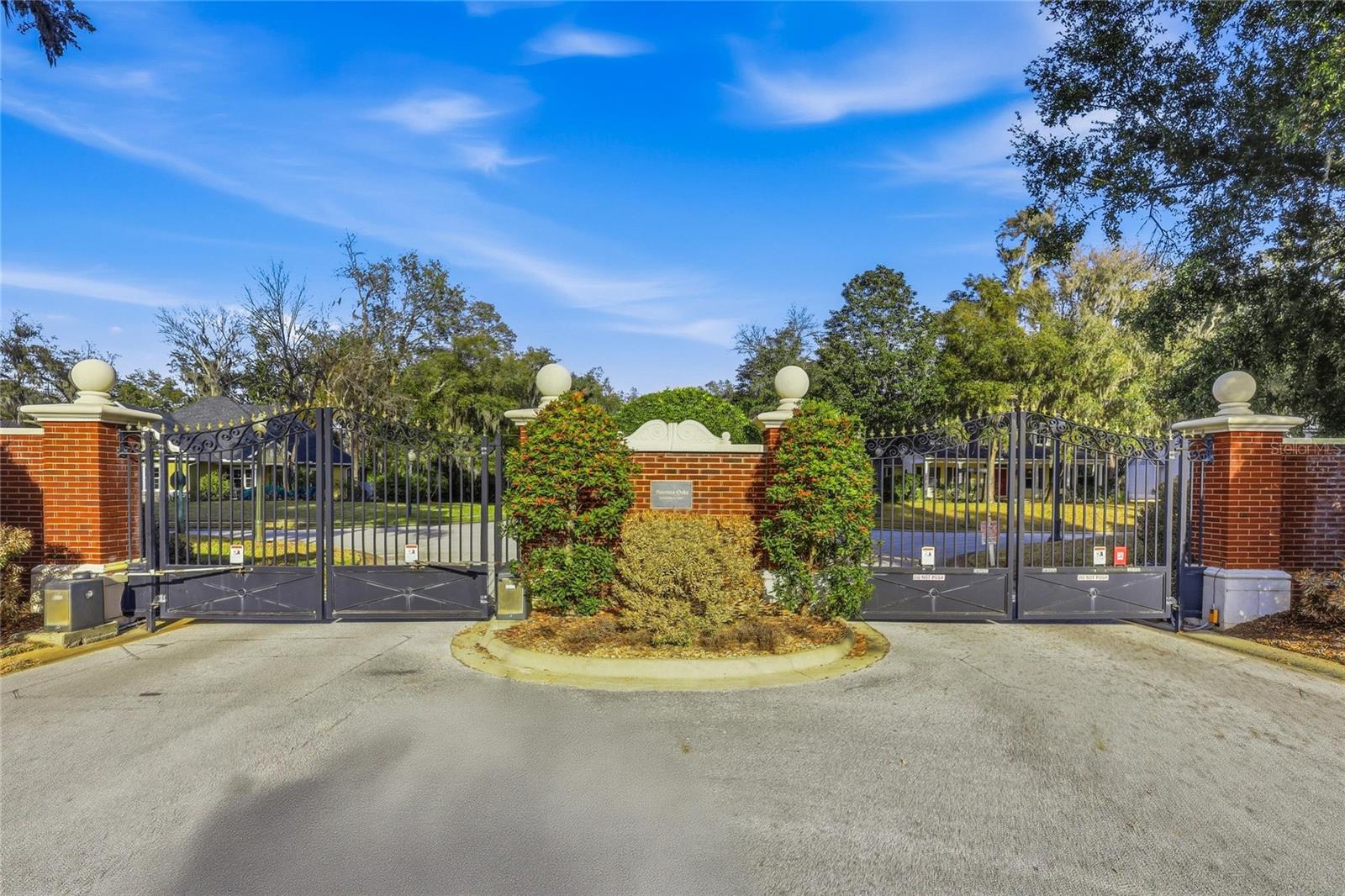 Image 4 of 10 For 7 Saint Charles Place