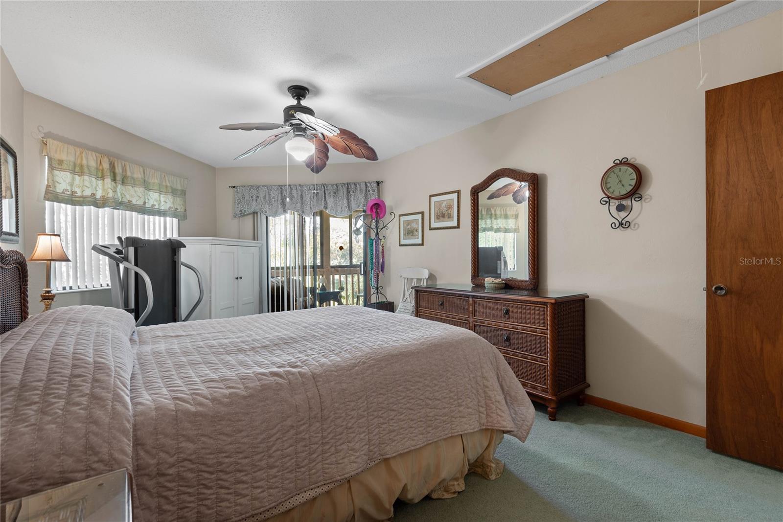 Image 18 of 25 For 12 Greenbriar Court