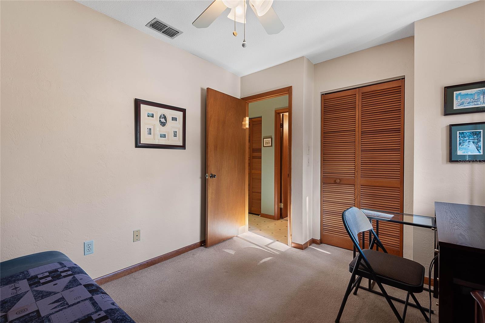 Image 23 of 25 For 12 Greenbriar Court