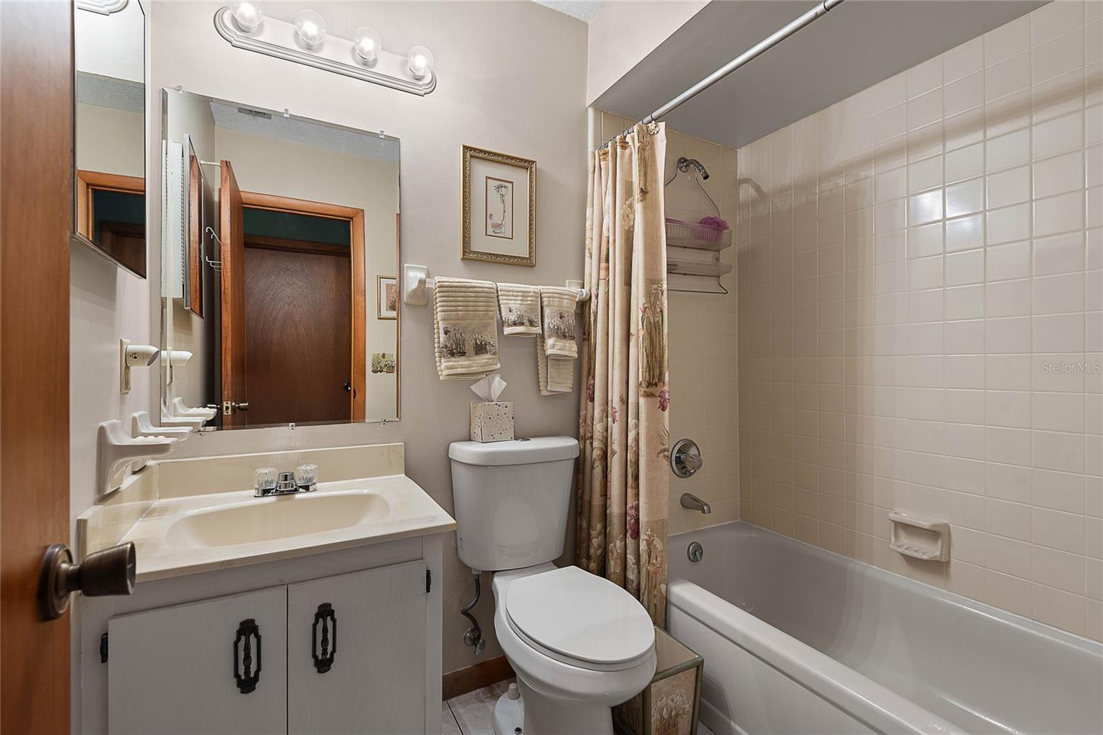 Image 24 of 25 For 12 Greenbriar Court