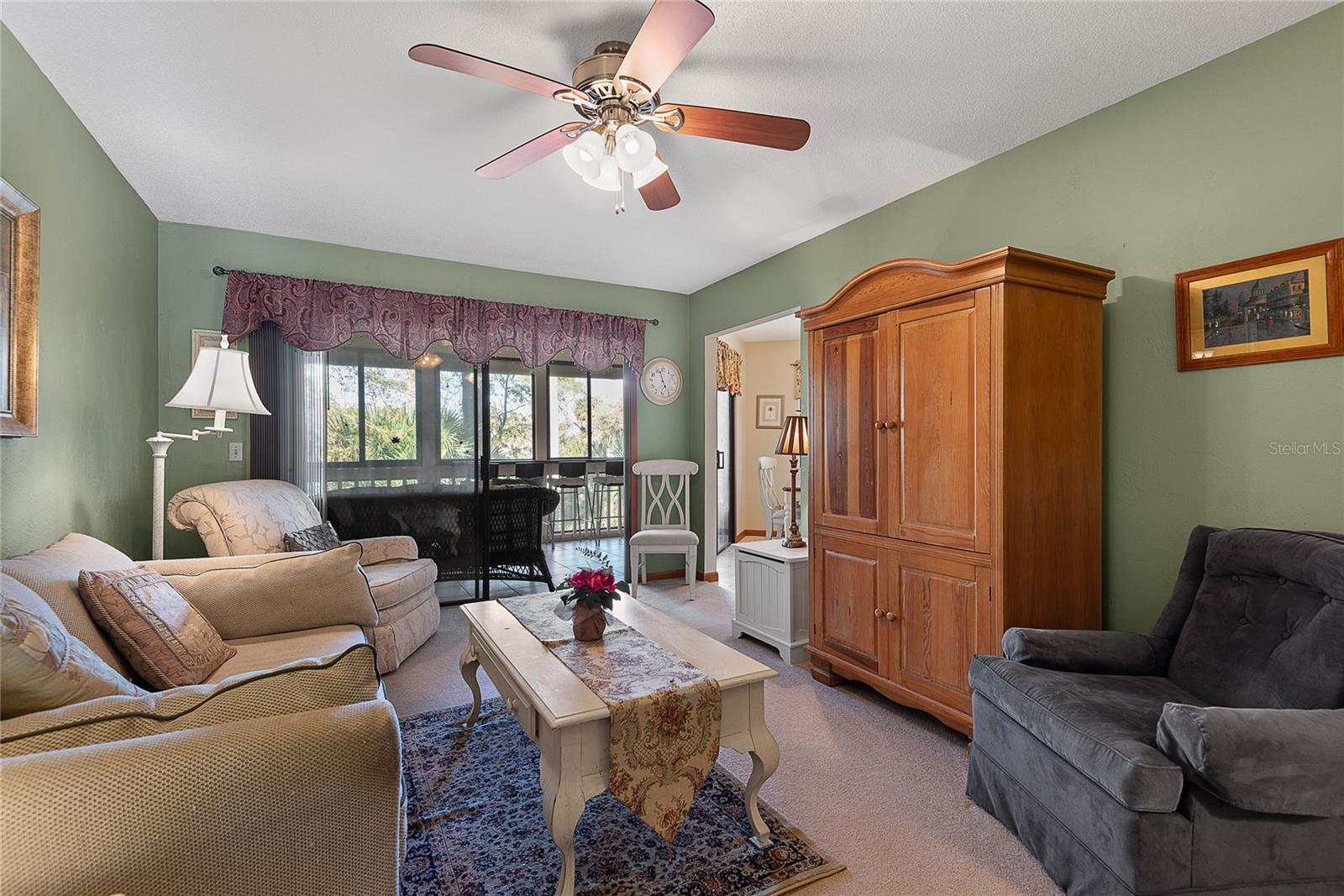 Image 6 of 25 For 12 Greenbriar Court