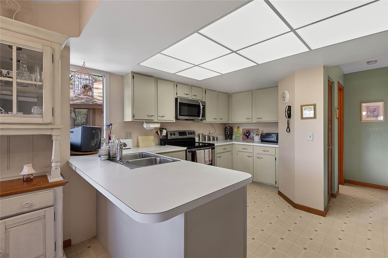 Image 9 of 25 For 12 Greenbriar Court