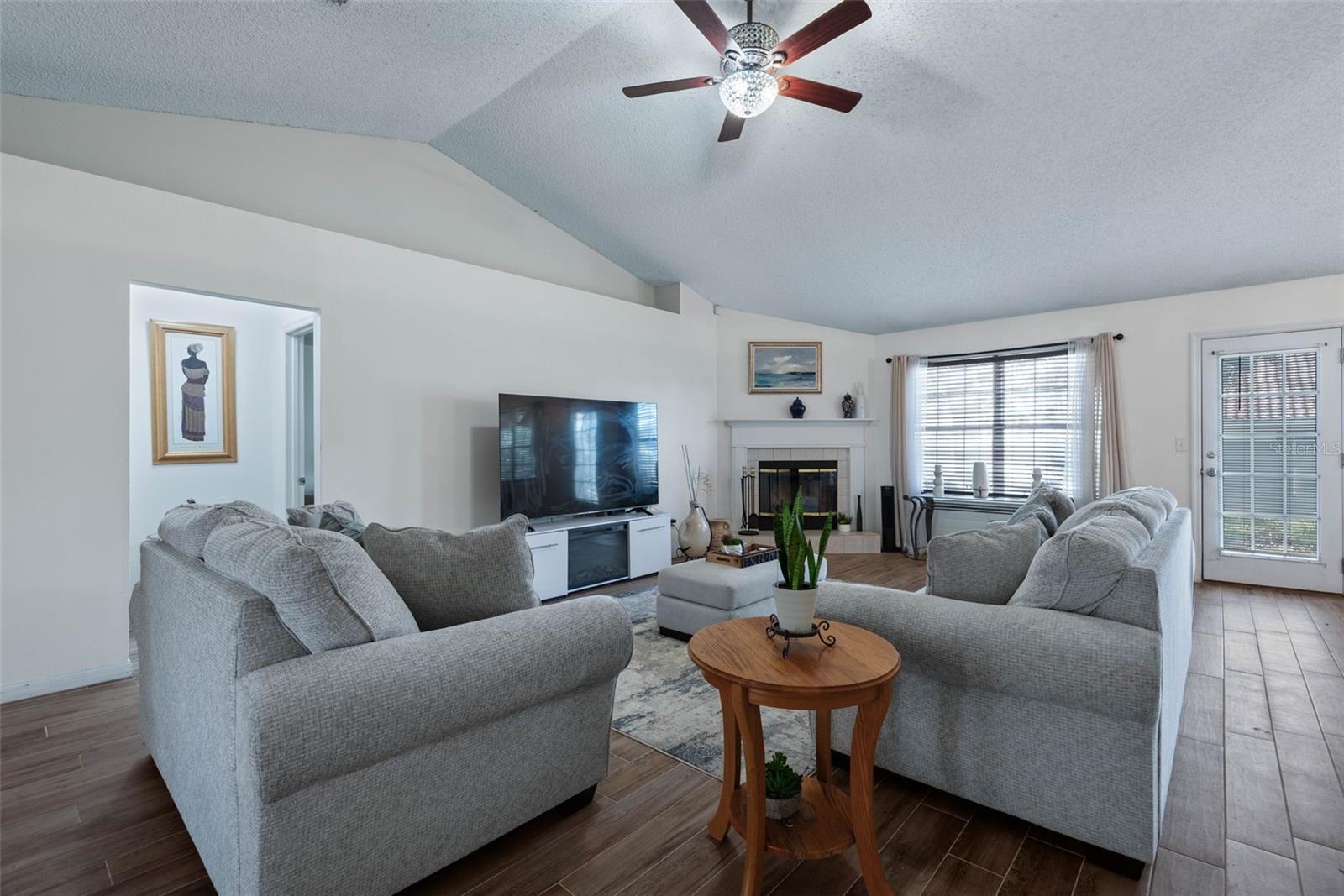 Image 11 of 42 For 31 Westmoreland Drive