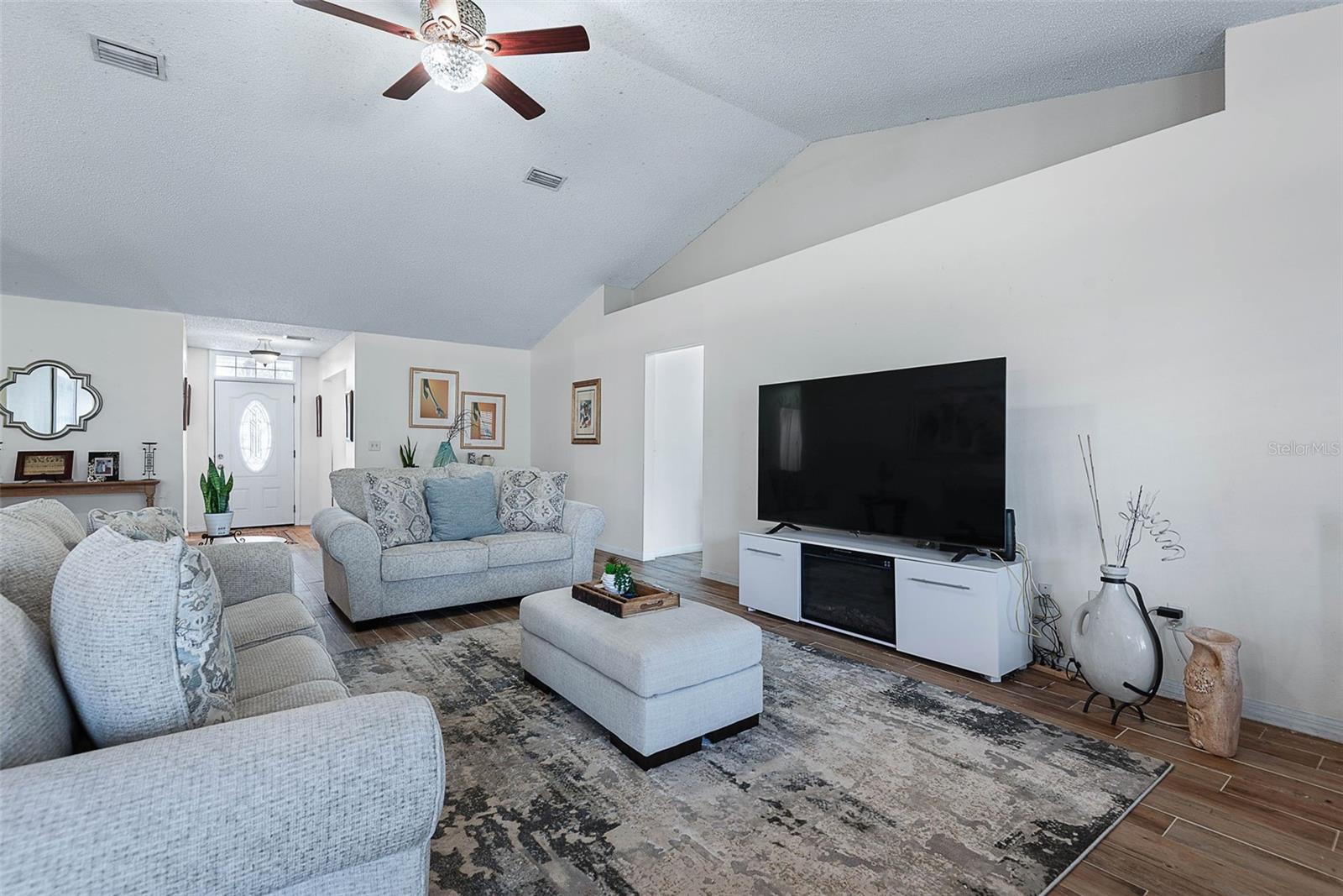 Image 14 of 42 For 31 Westmoreland Drive