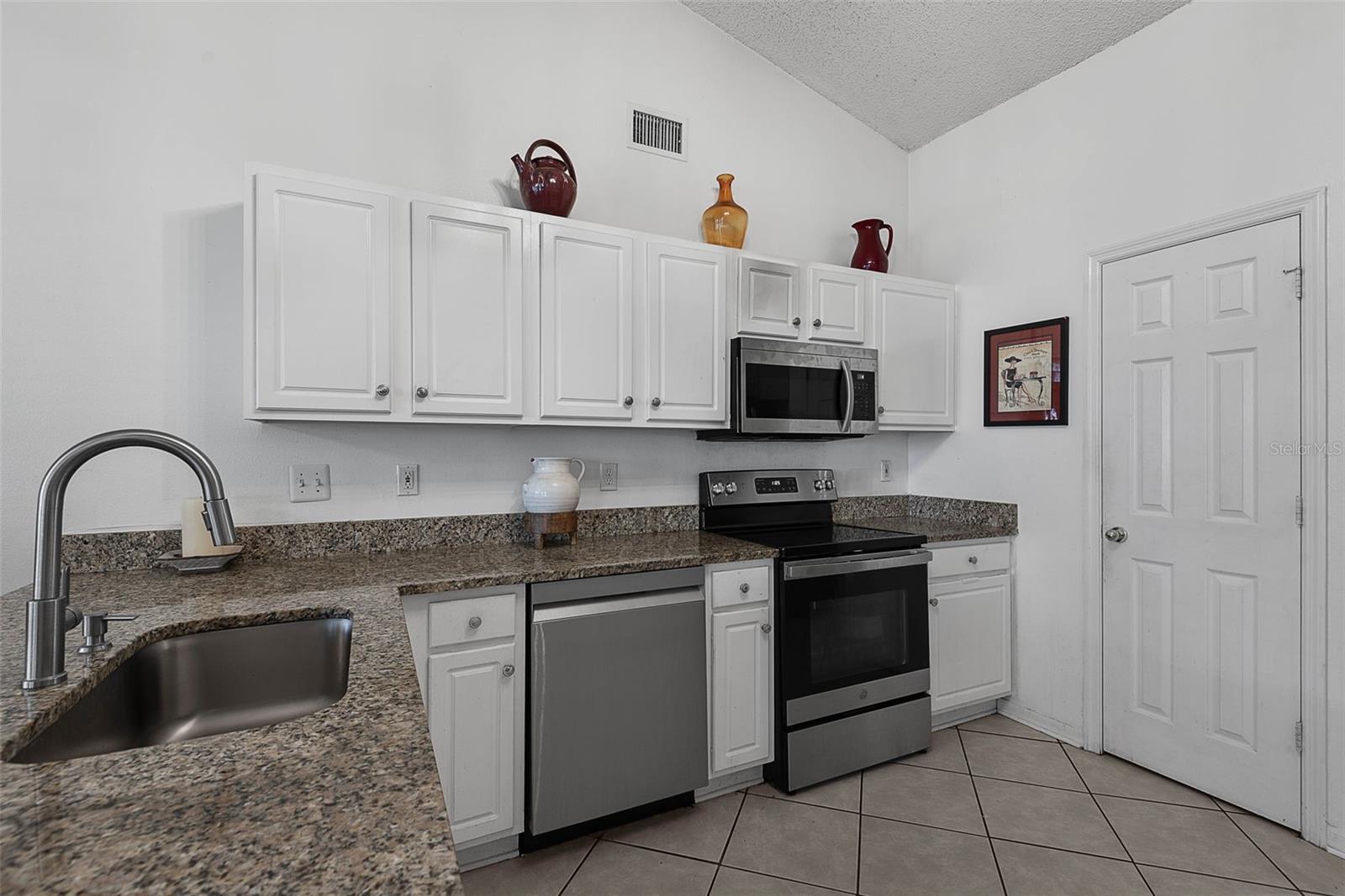 Image 18 of 42 For 31 Westmoreland Drive