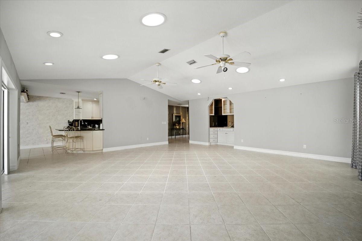 Image 11 of 69 For 13 Cottagegate Court