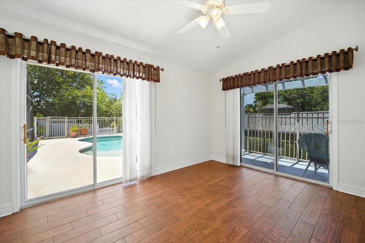 Image 18 of 69 For 13 Cottagegate Court