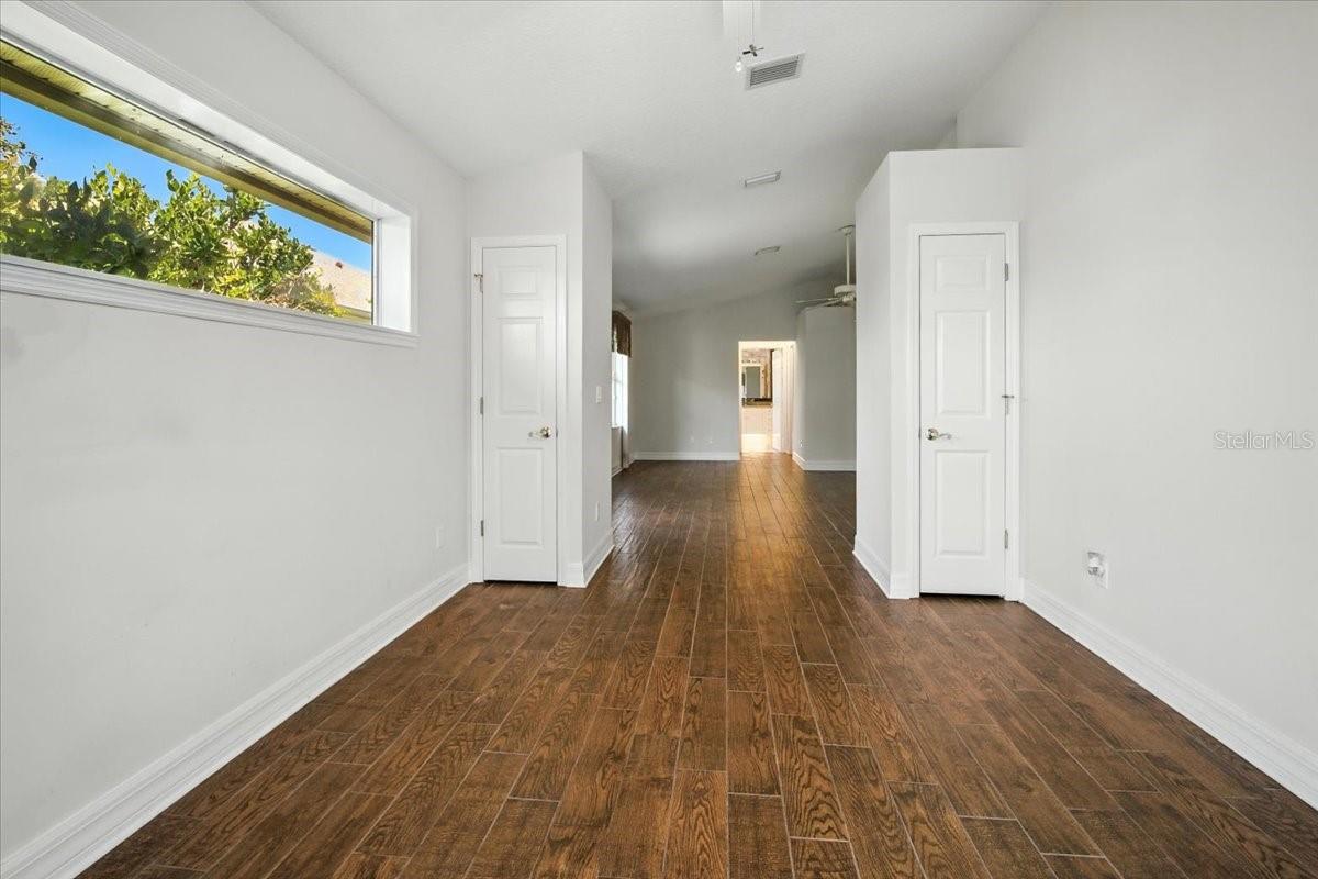 Image 19 of 69 For 13 Cottagegate Court