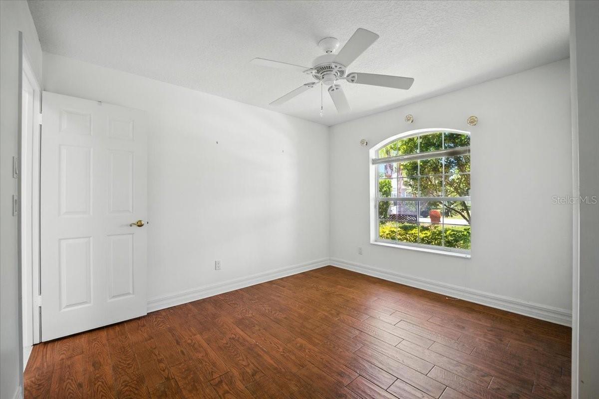 Image 21 of 69 For 13 Cottagegate Court