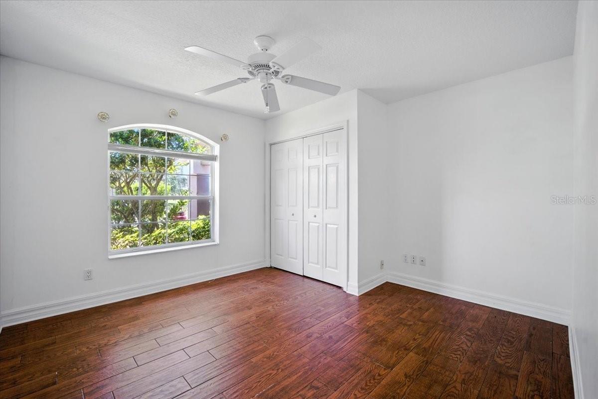 Image 22 of 69 For 13 Cottagegate Court