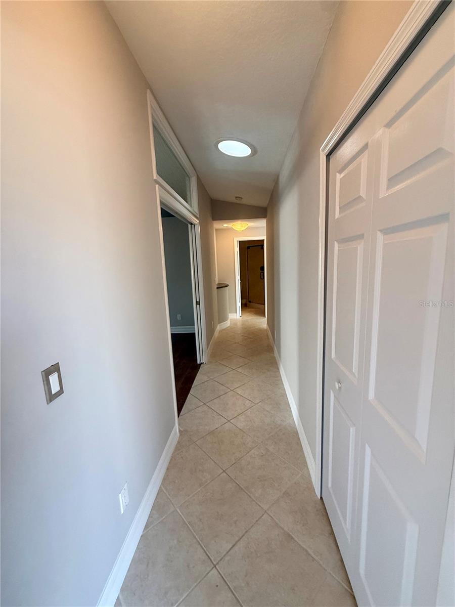 Image 32 of 69 For 13 Cottagegate Court