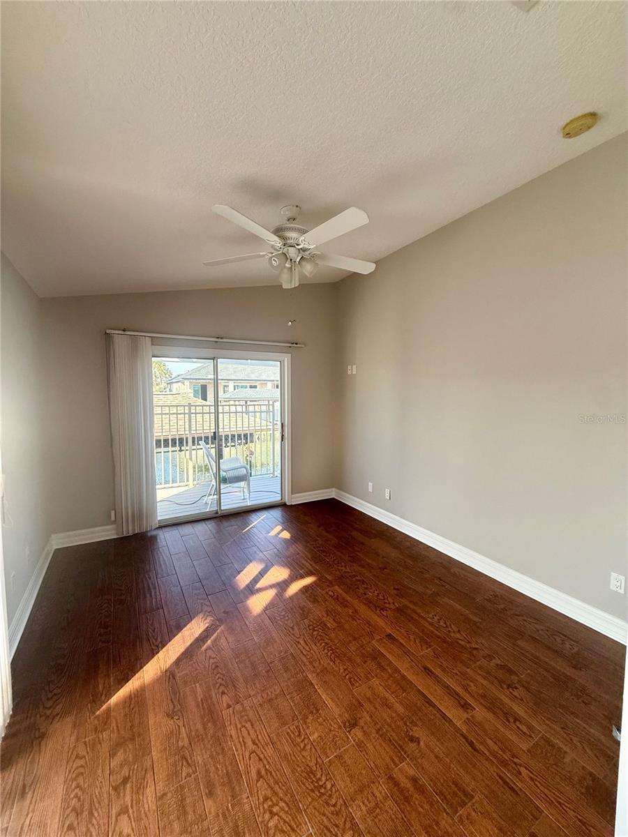 Image 33 of 69 For 13 Cottagegate Court