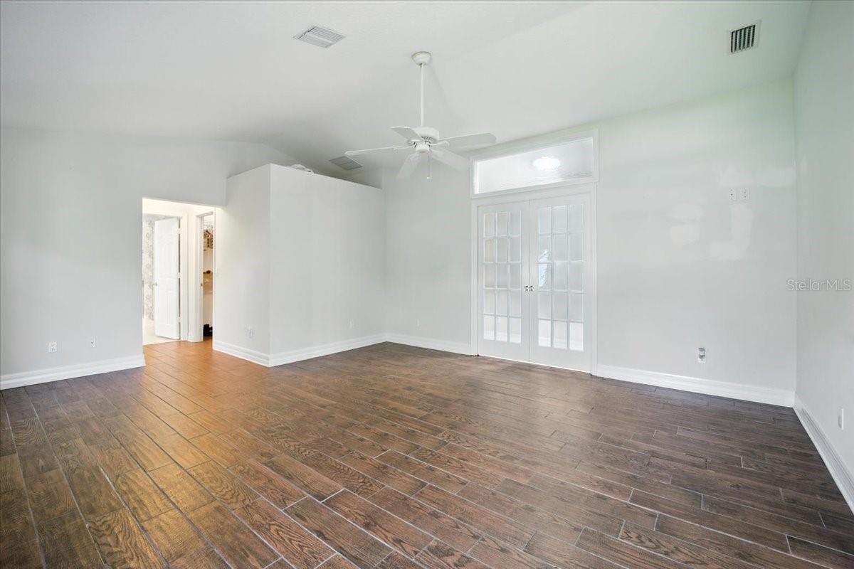 Image 35 of 69 For 13 Cottagegate Court