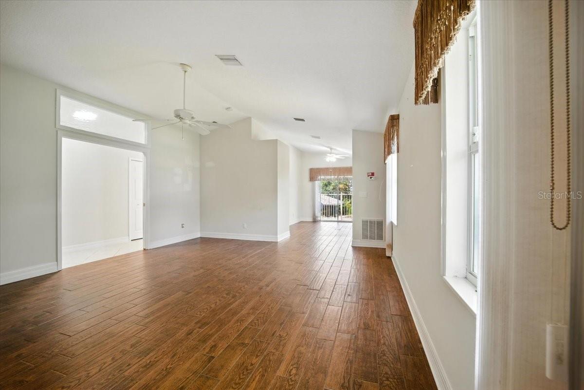 Image 36 of 69 For 13 Cottagegate Court