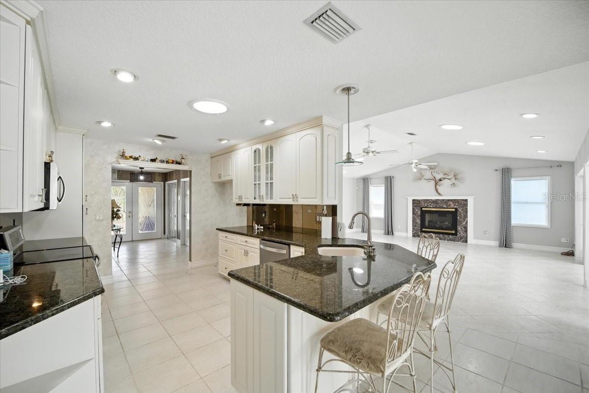 Image 6 of 69 For 13 Cottagegate Court