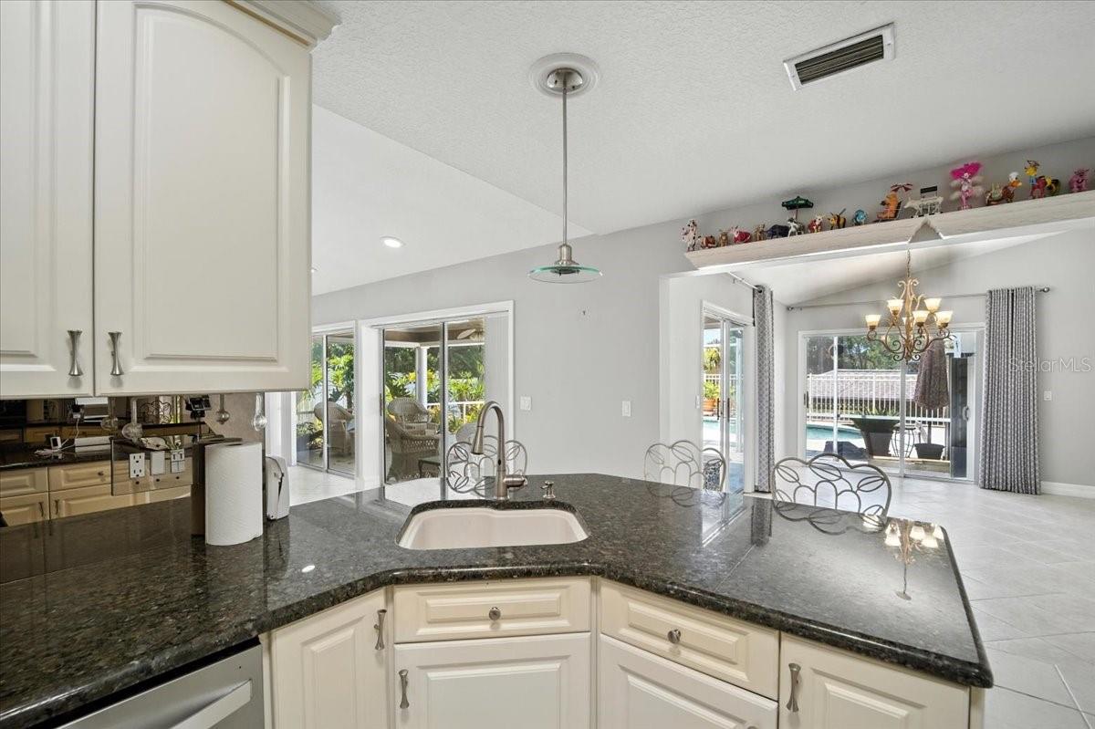 Image 8 of 69 For 13 Cottagegate Court