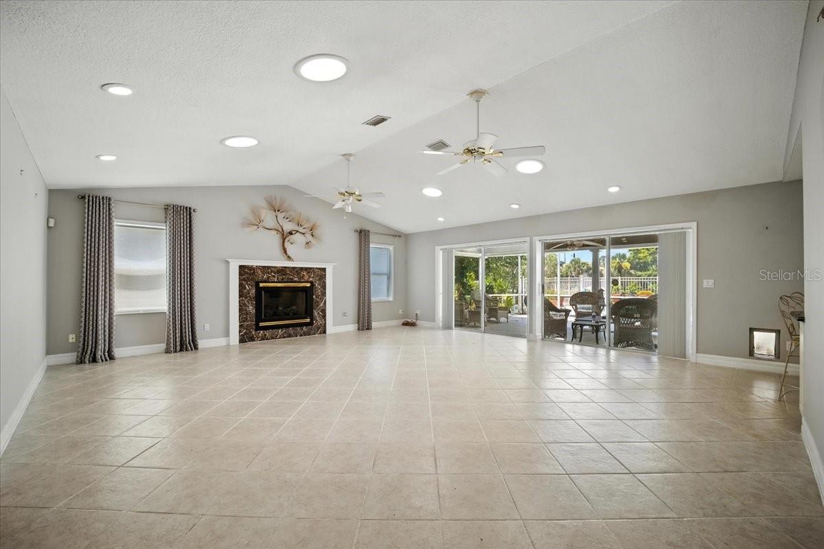 Image 9 of 69 For 13 Cottagegate Court