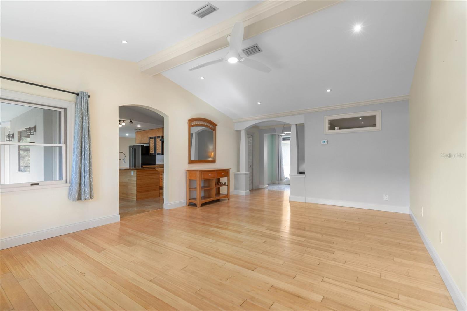 Image 10 of 89 For 322 Wellington Drive