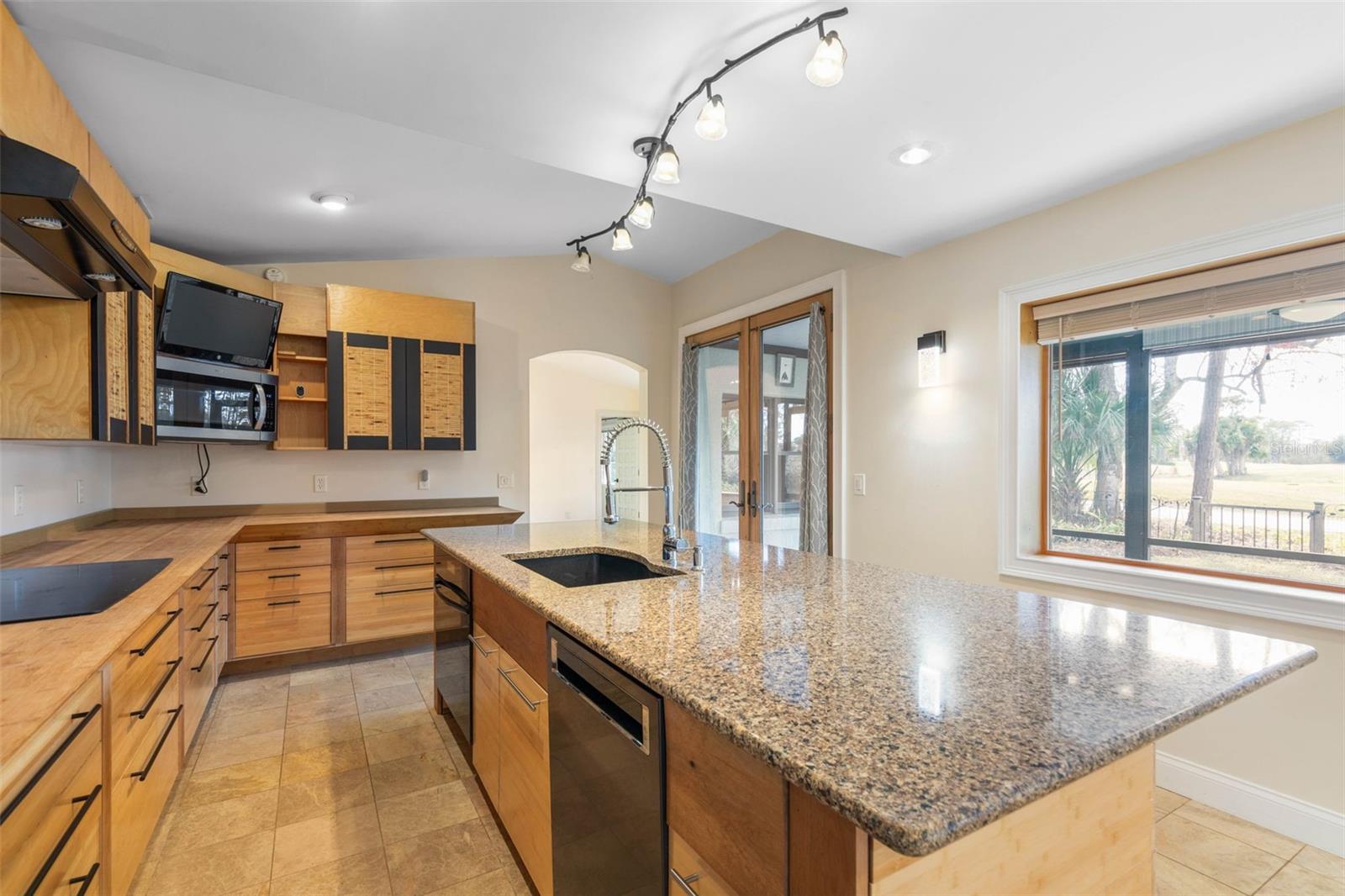 Image 15 of 89 For 322 Wellington Drive