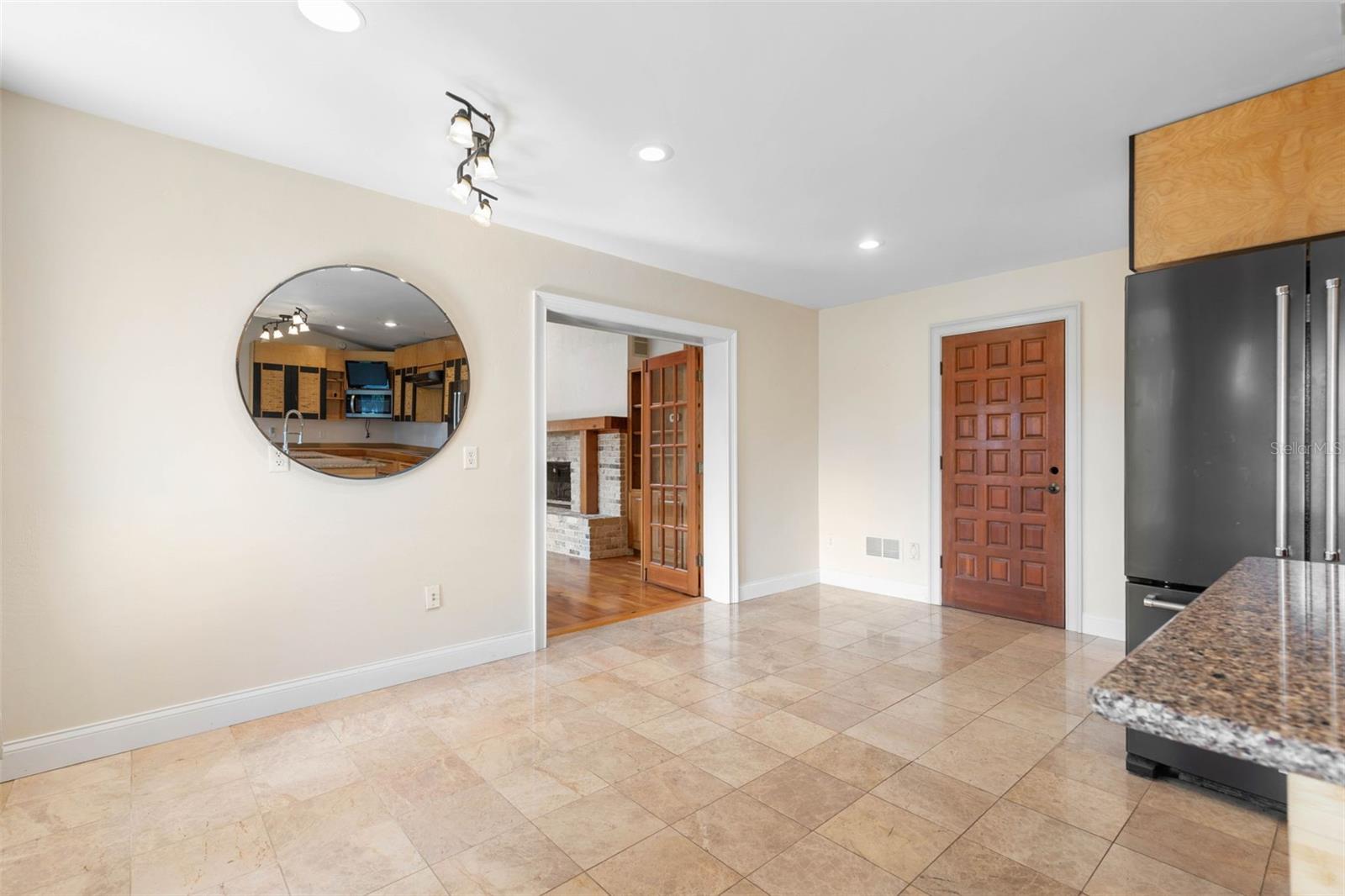 Image 18 of 89 For 322 Wellington Drive