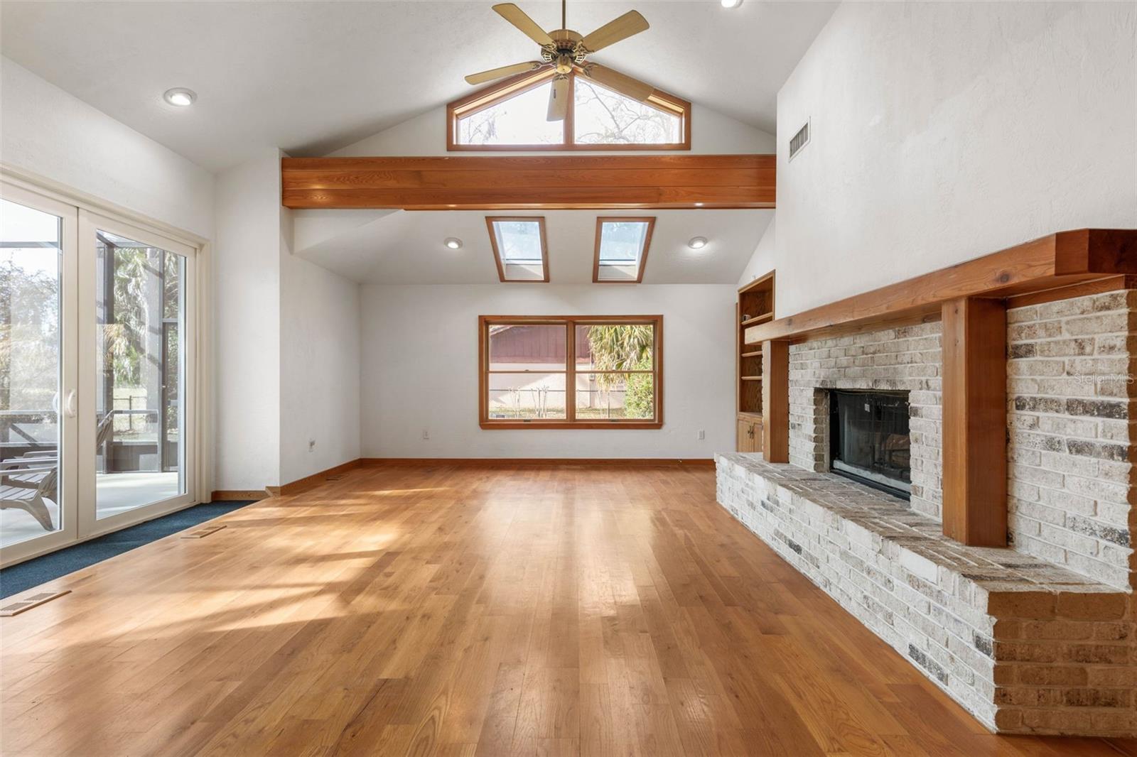 Image 22 of 89 For 322 Wellington Drive