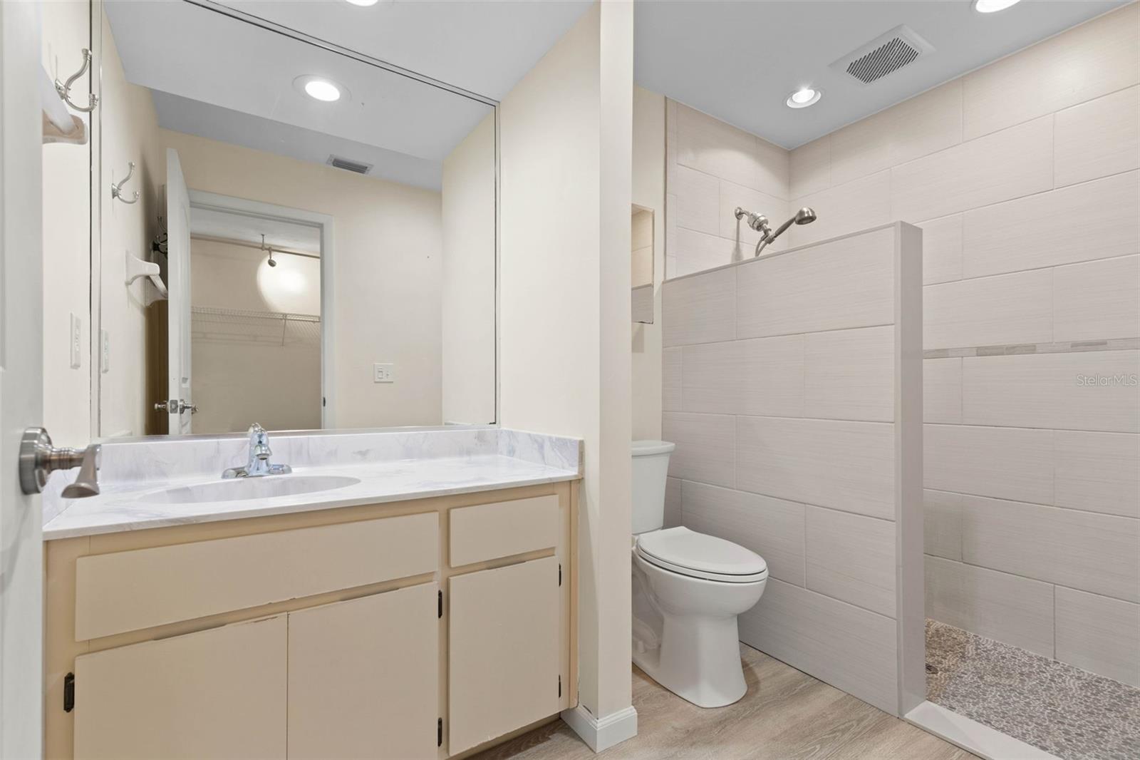 Image 36 of 89 For 322 Wellington Drive