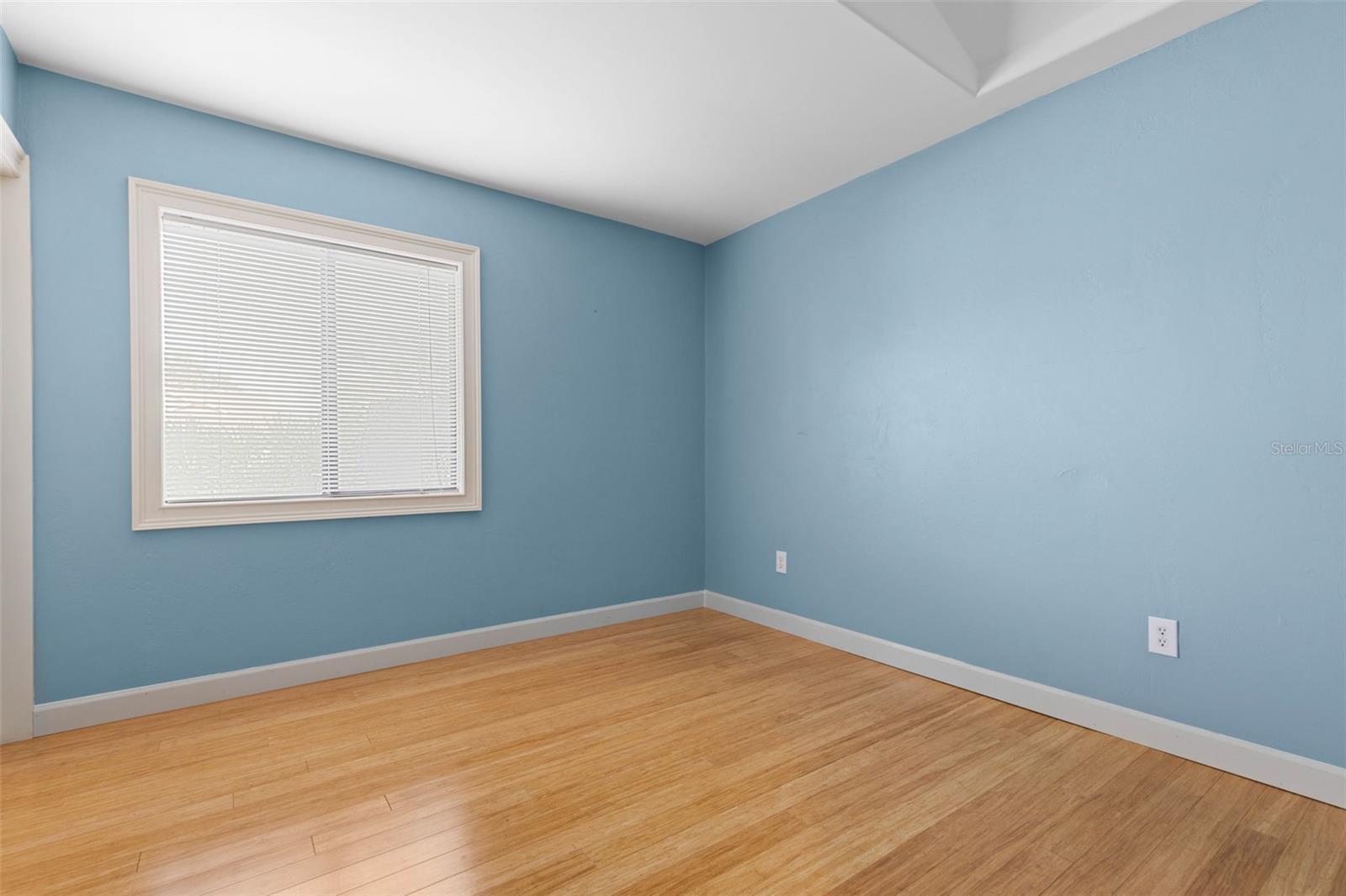 Image 46 of 89 For 322 Wellington Drive