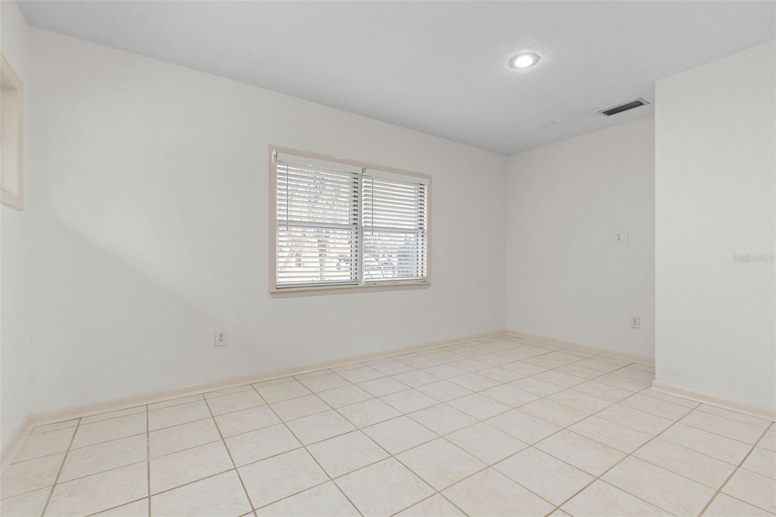 Image 48 of 89 For 322 Wellington Drive