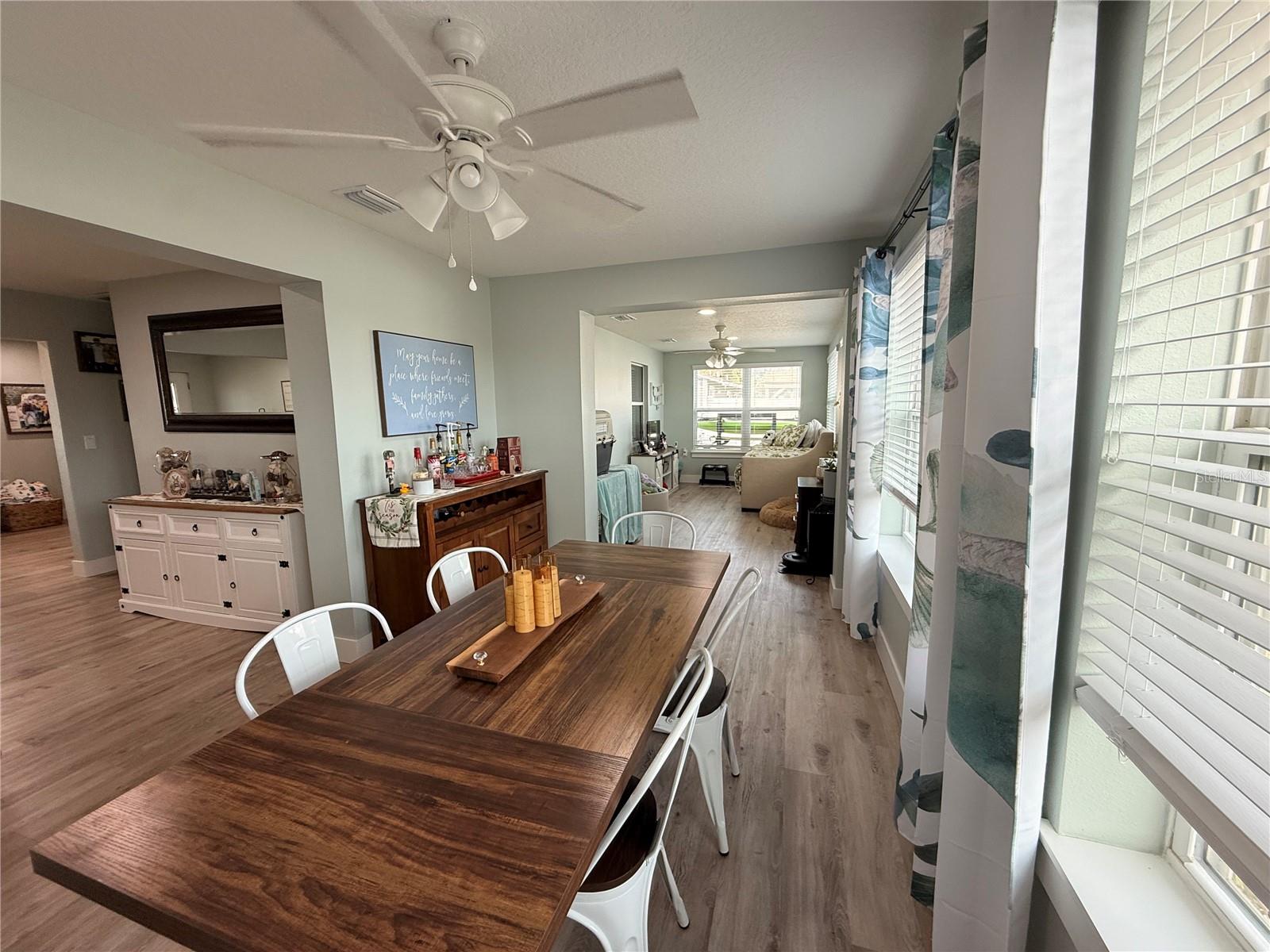 Image 10 of 21 For 360 Palm Circle