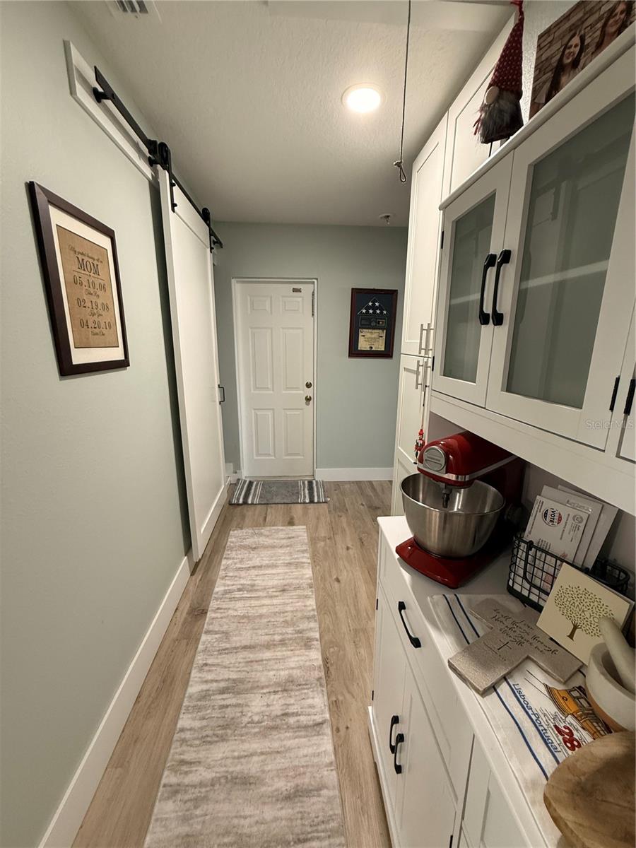 Image 15 of 21 For 360 Palm Circle