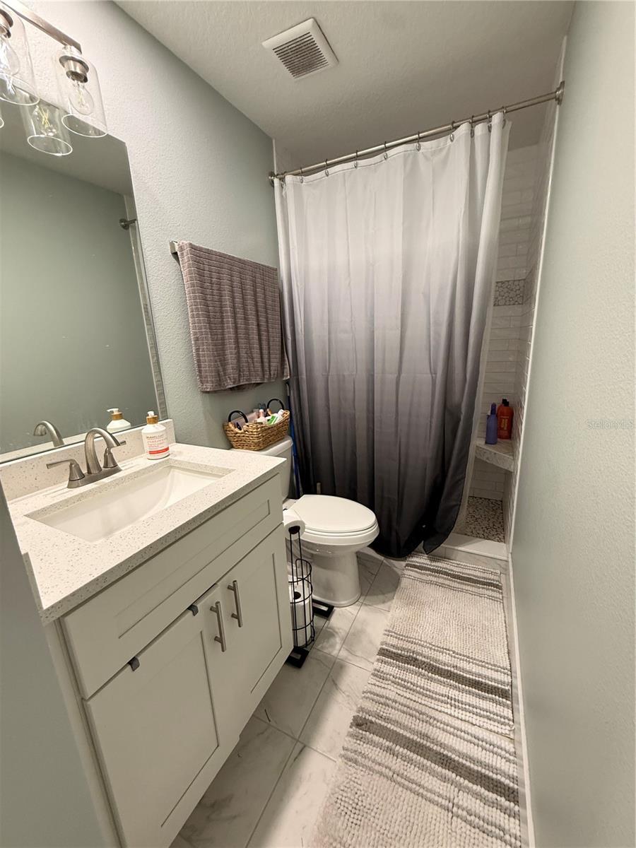 Image 19 of 21 For 360 Palm Circle