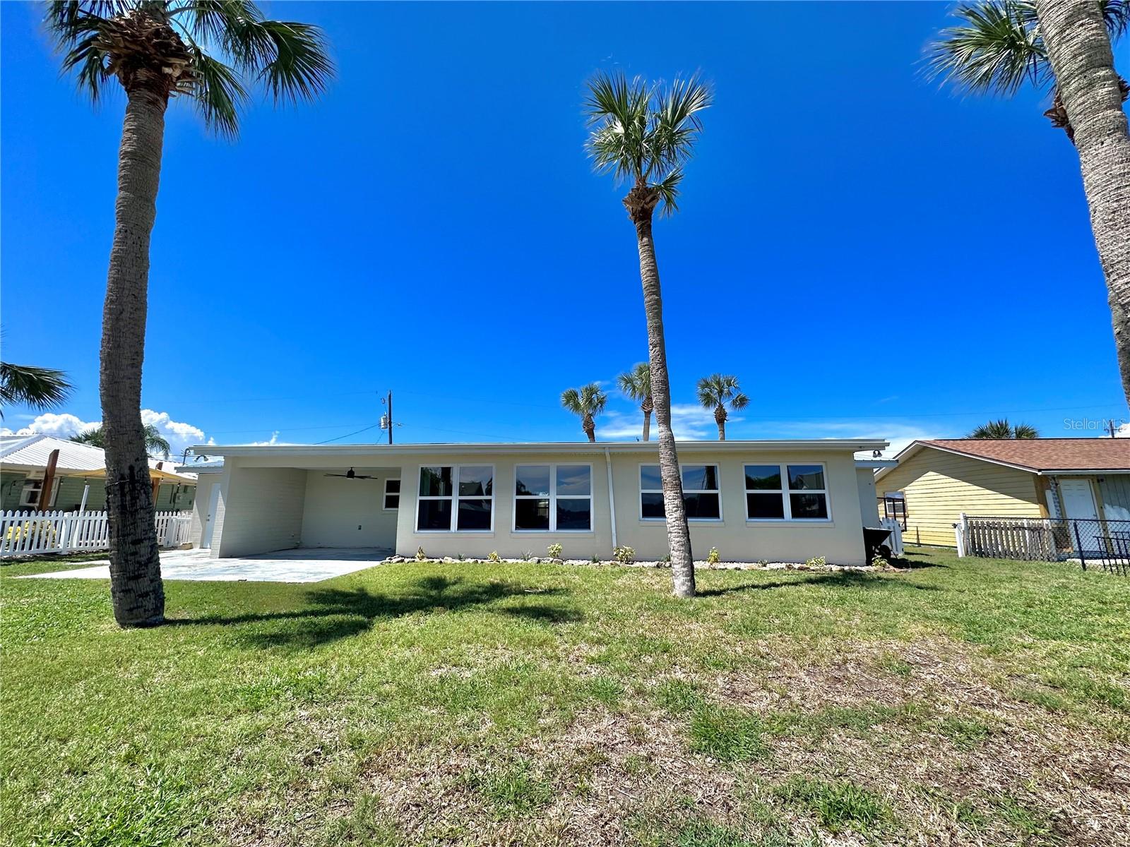 Image 2 of 21 For 360 Palm Circle