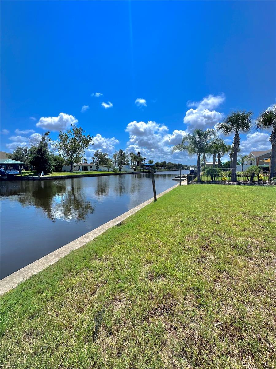 Image 21 of 21 For 360 Palm Circle