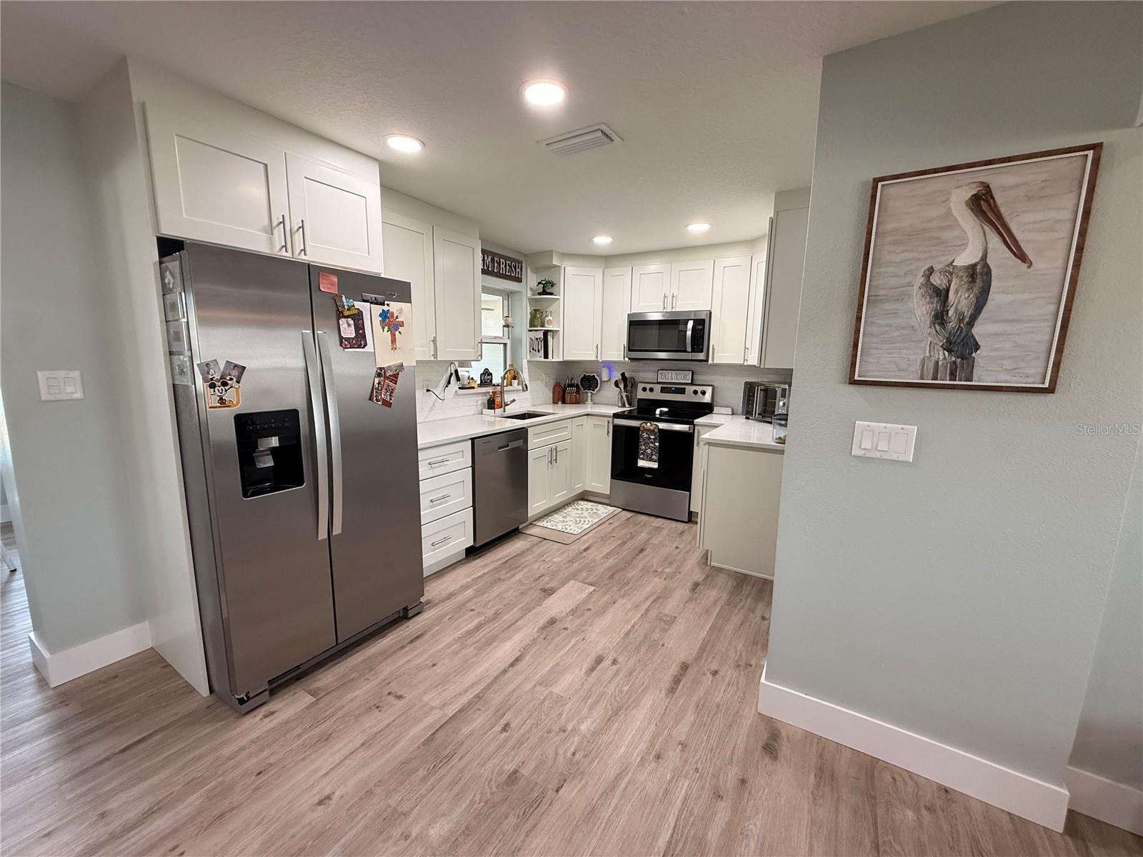 Image 5 of 21 For 360 Palm Circle