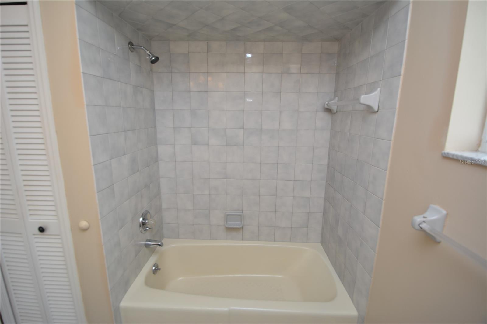 Image 27 of 34 For 30 Farmsworth Drive B