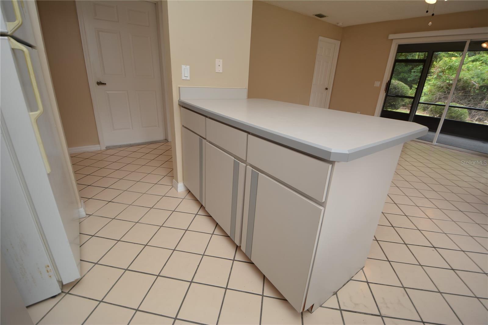 Image 7 of 34 For 30 Farmsworth Drive B