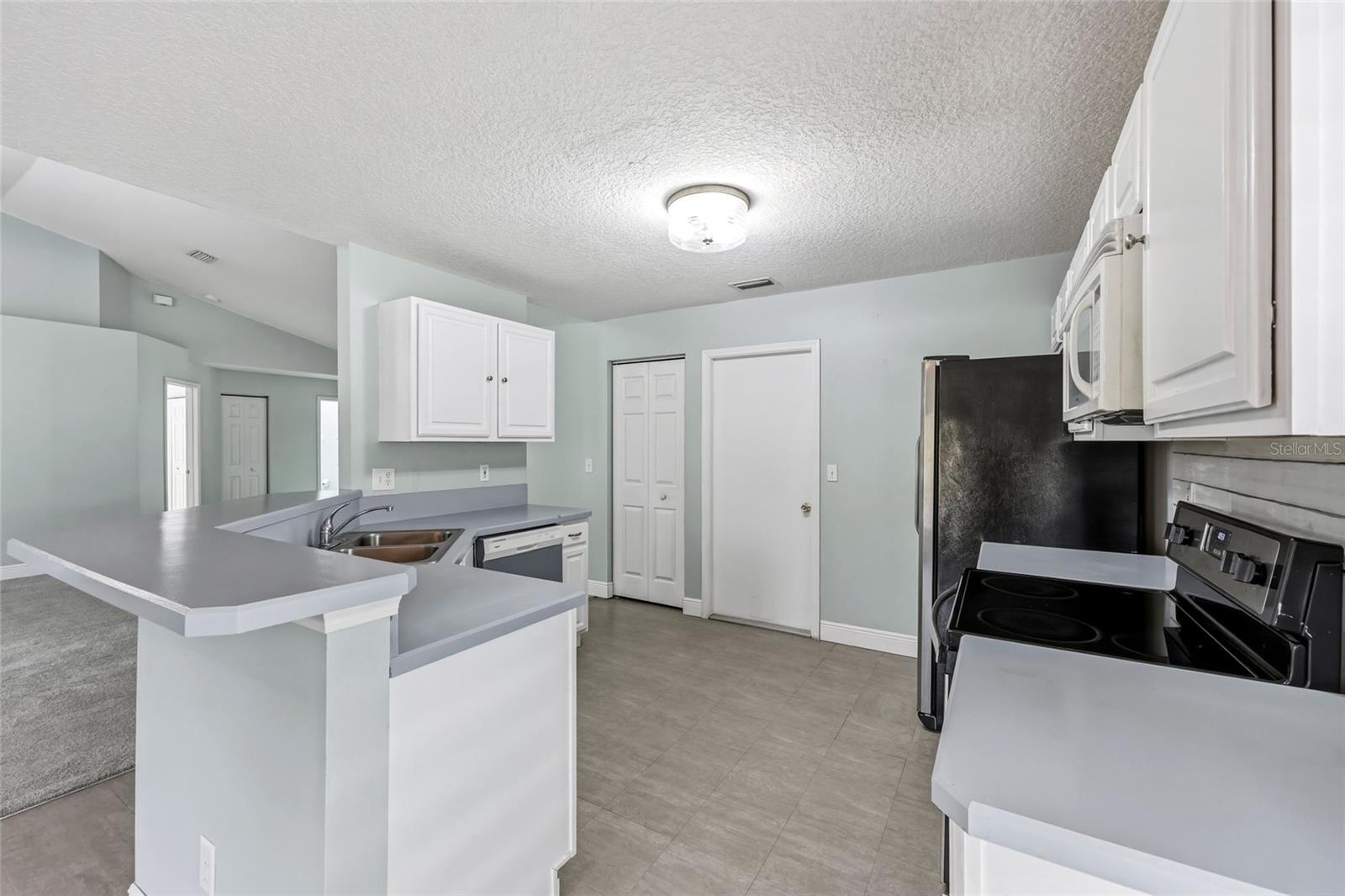 Image 17 of 42 For 109 Marsh Island Circle