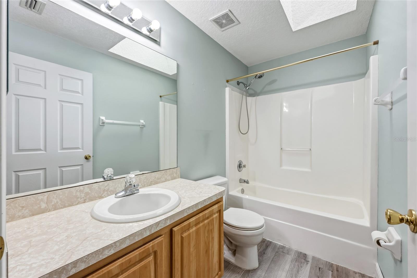 Image 23 of 42 For 109 Marsh Island Circle