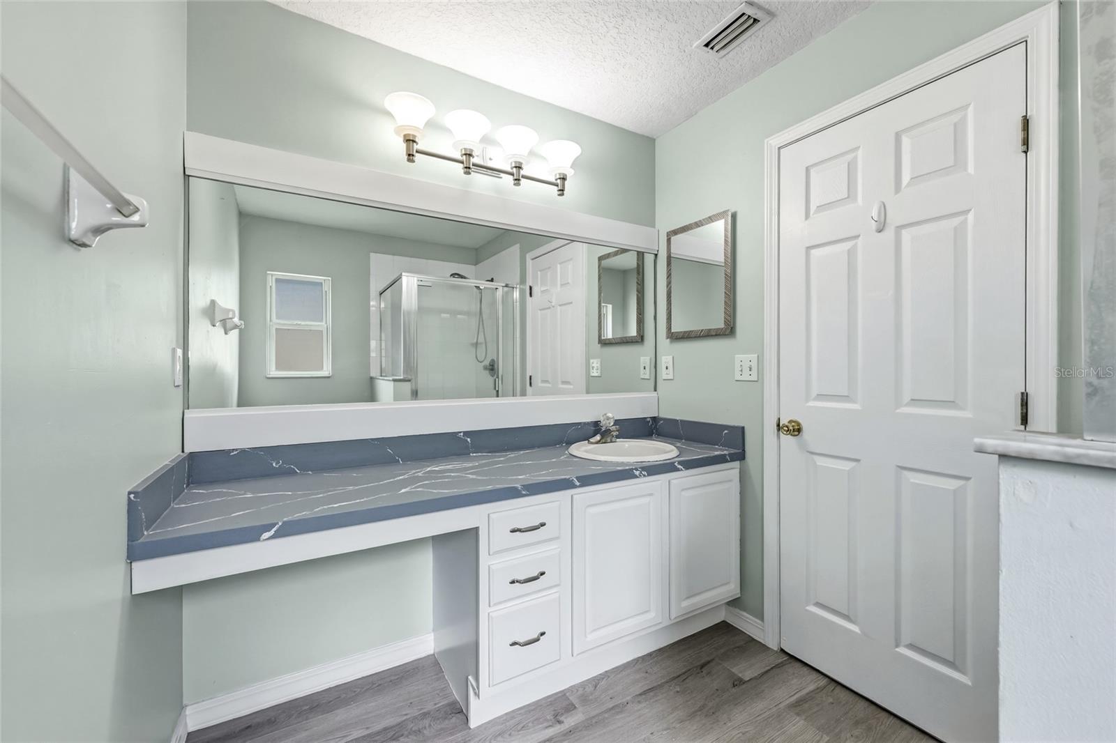 Image 28 of 42 For 109 Marsh Island Circle