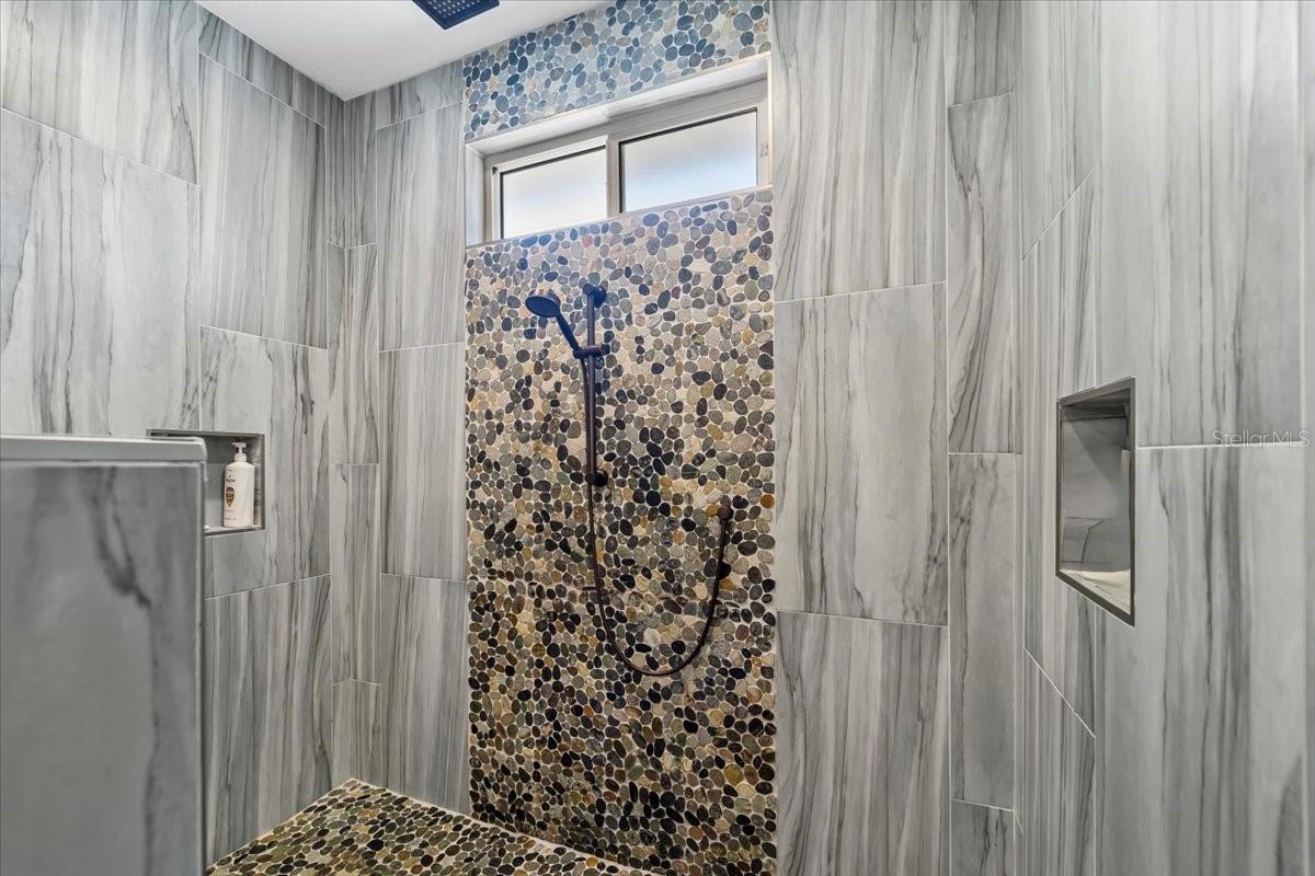 Image 21 of 54 For 84 Lancelot Drive