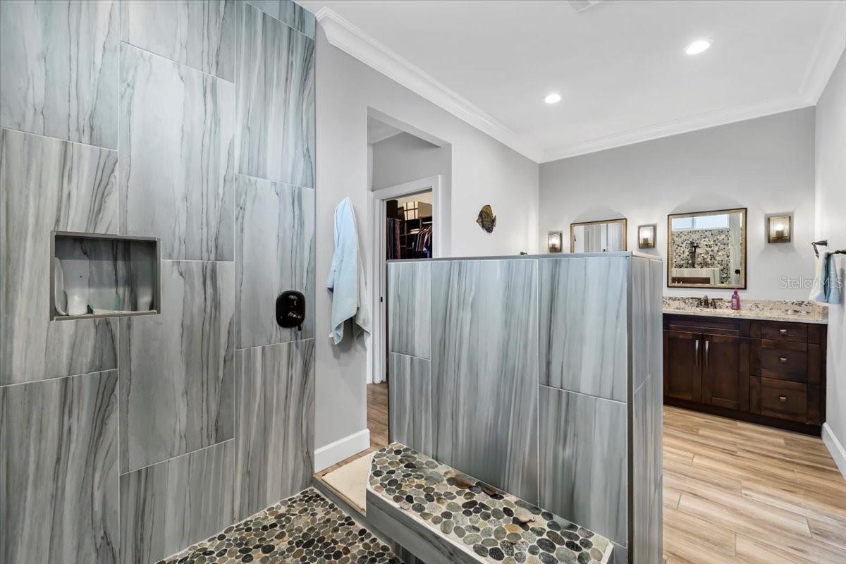 Image 22 of 54 For 84 Lancelot Drive