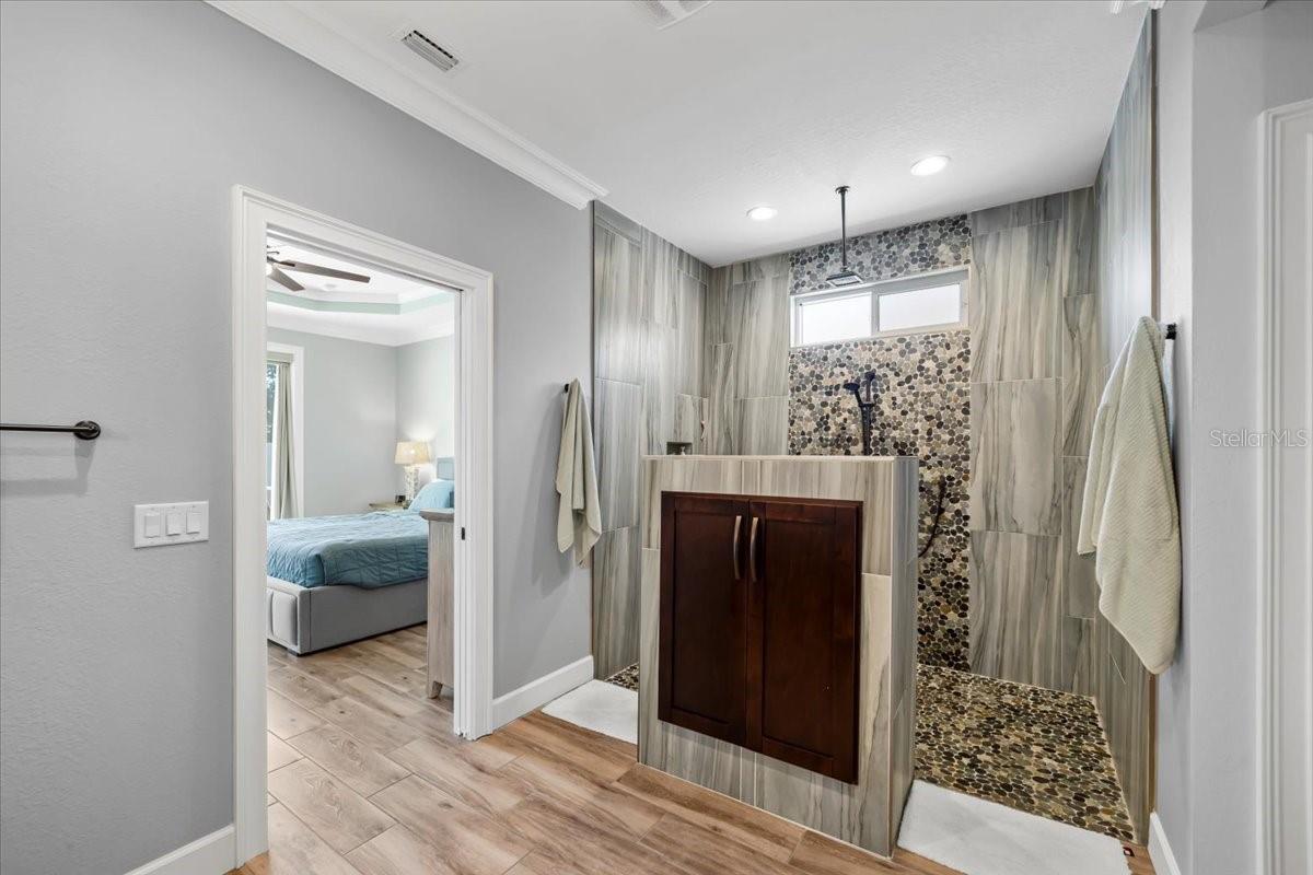 Image 23 of 54 For 84 Lancelot Drive