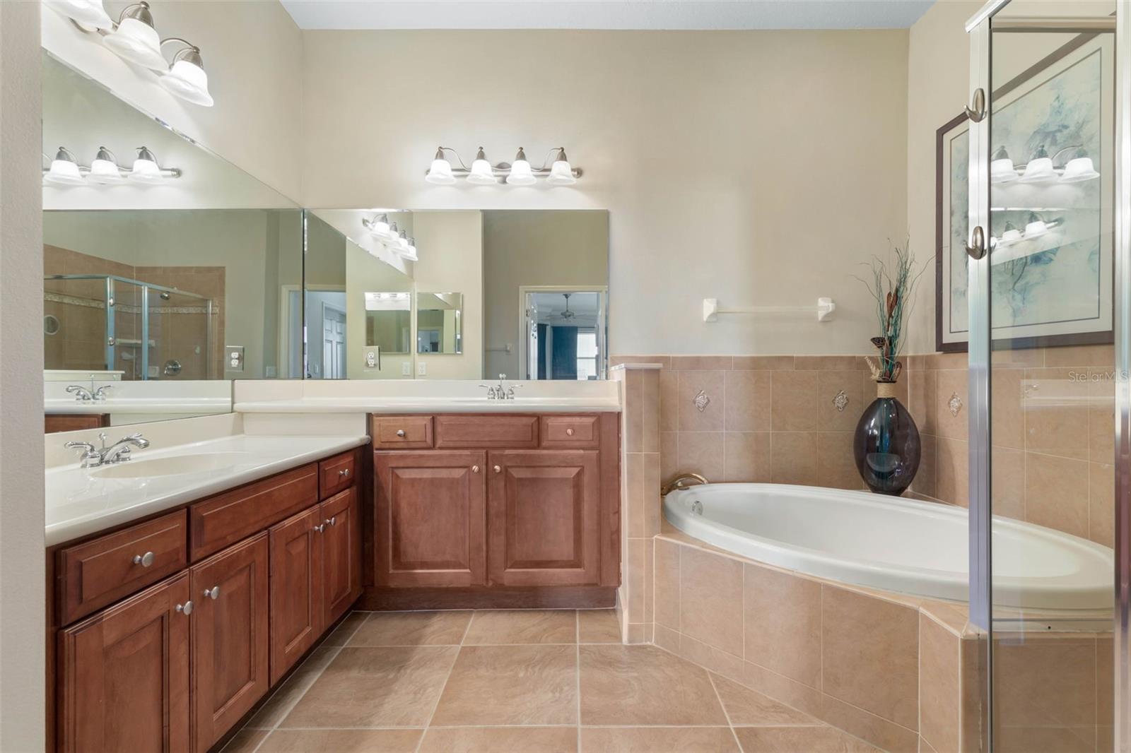 Image 23 of 74 For 1000 Cinnamon Beach Way 934