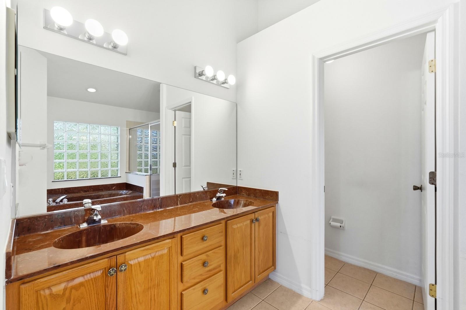 Listing photo id 11 for 20 Wendy Lane