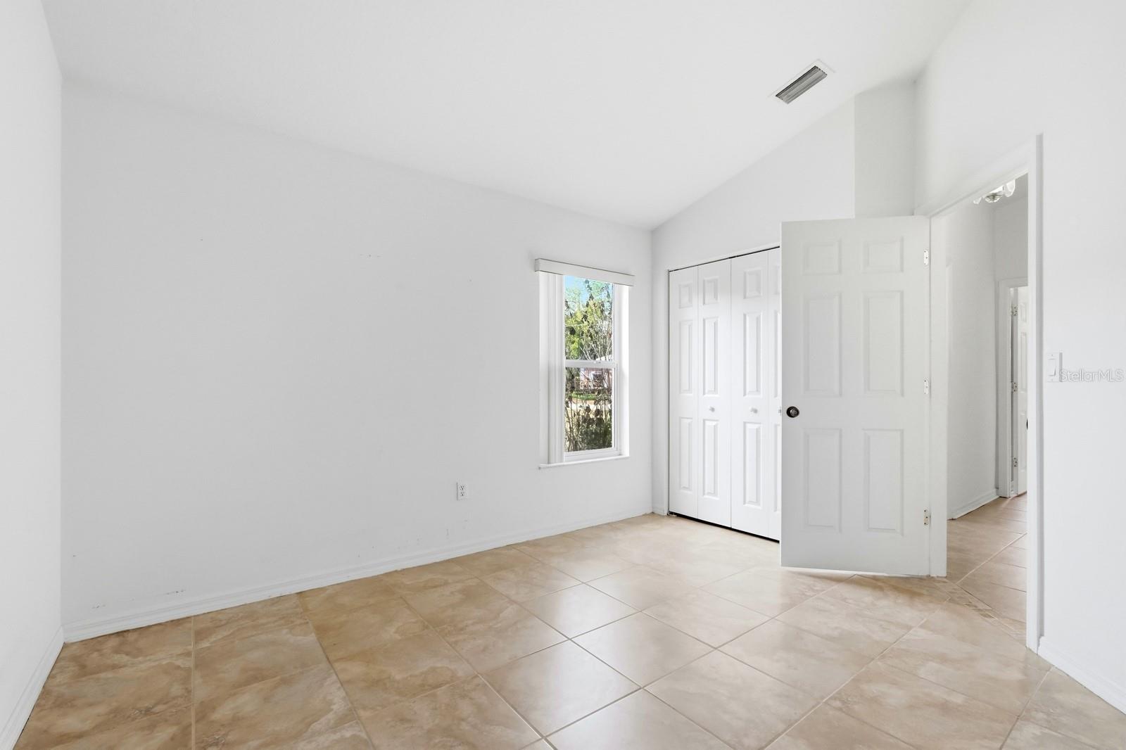 Listing photo id 14 for 20 Wendy Lane