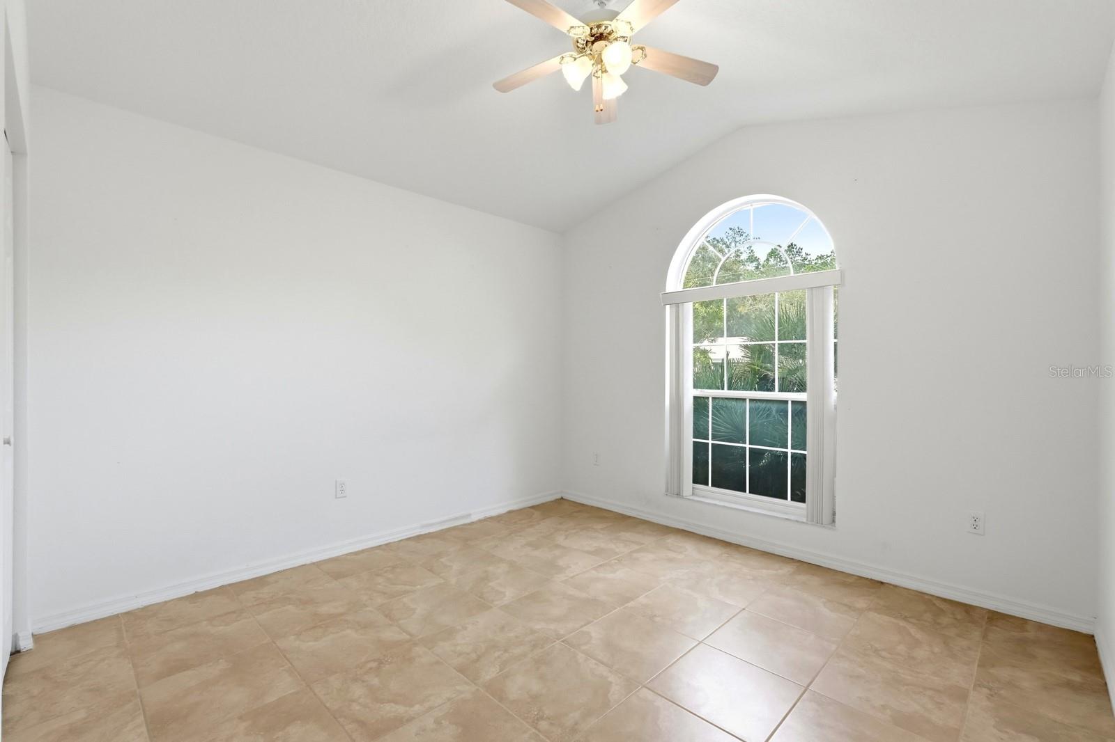 Listing photo id 15 for 20 Wendy Lane