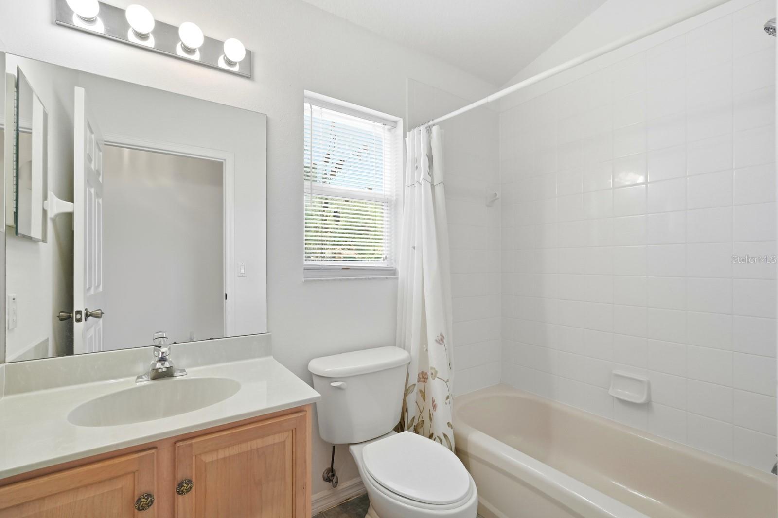 Listing photo id 16 for 20 Wendy Lane