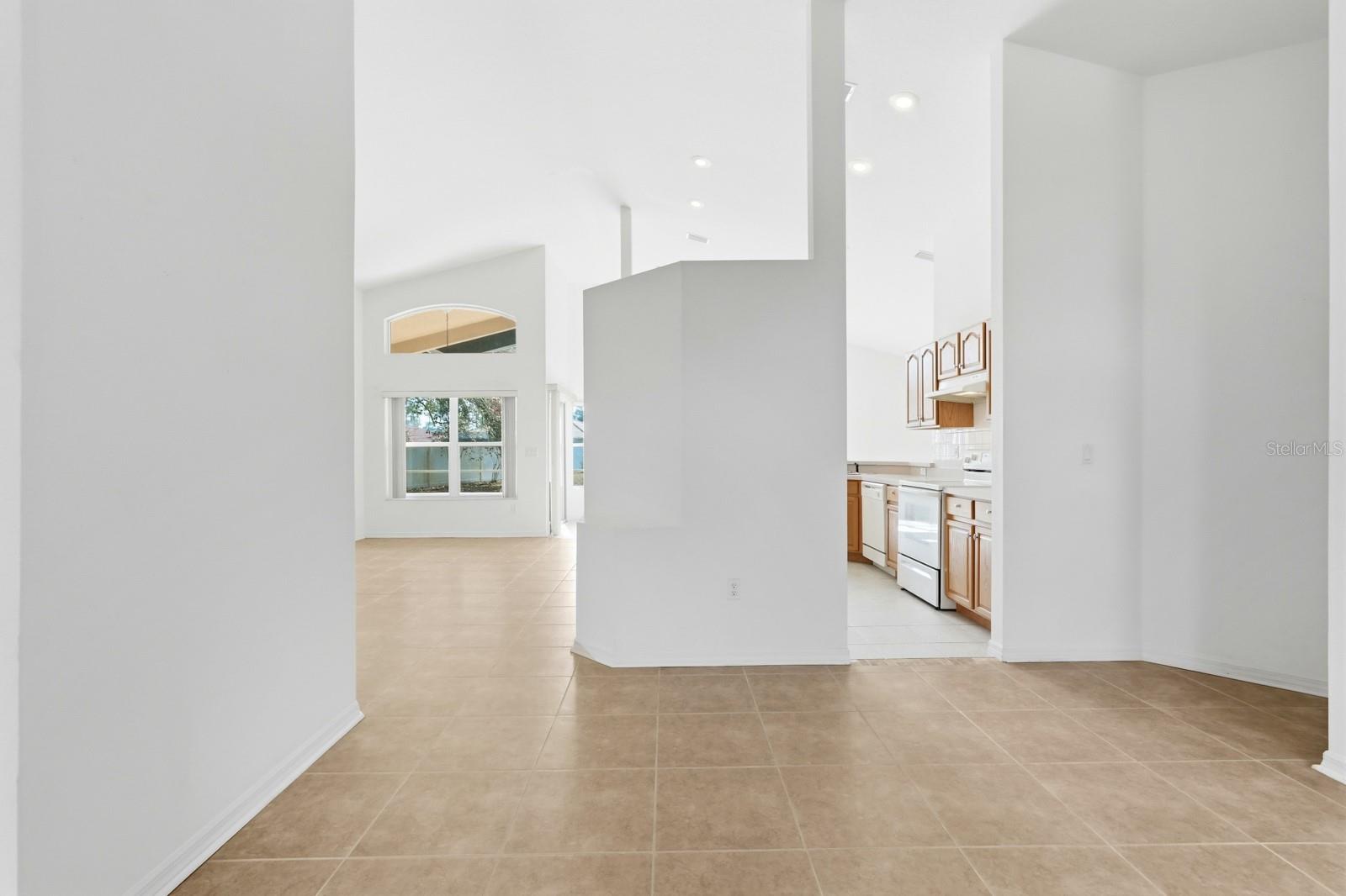 Listing photo id 17 for 20 Wendy Lane