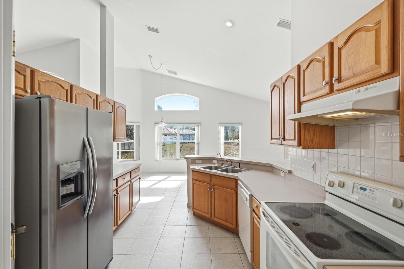 Listing photo id 0 for 20 Wendy Lane