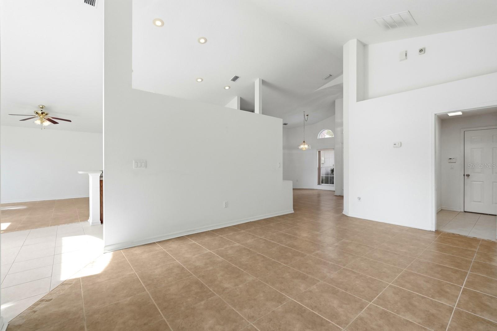 Listing photo id 21 for 20 Wendy Lane